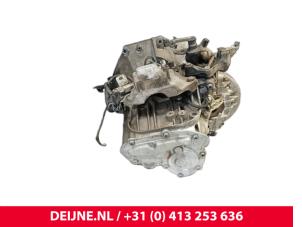 Opel Vivaro Gearbox O253692 photo 3