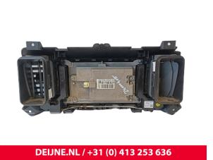 Opel Vivaro Display Multi Media control unit O253720 photo 2