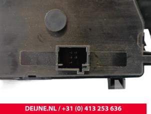 Opel Vivaro Kachel Bedieningspaneel O253728 foto 3