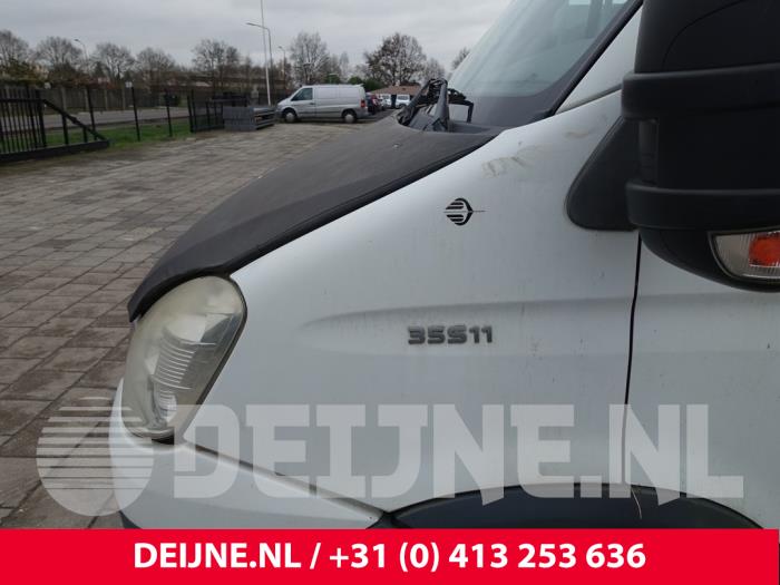 Iveco Daily Kotflügel links vorne O254142