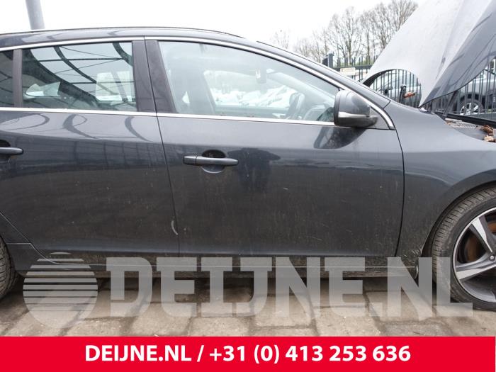 Volvo V60 Front door 4-door, right O254201