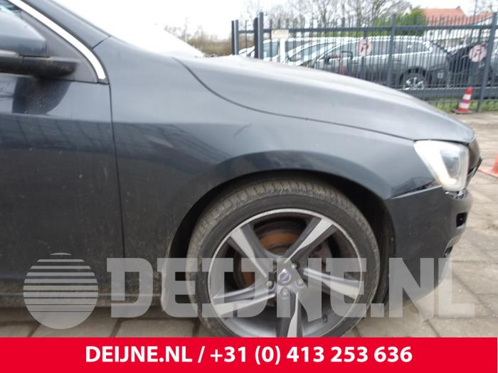 Volvo V60 Kotflügel rechts vorne O254208