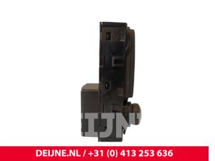 Renault Trafic Radiobedienfeld O254334 foto 3