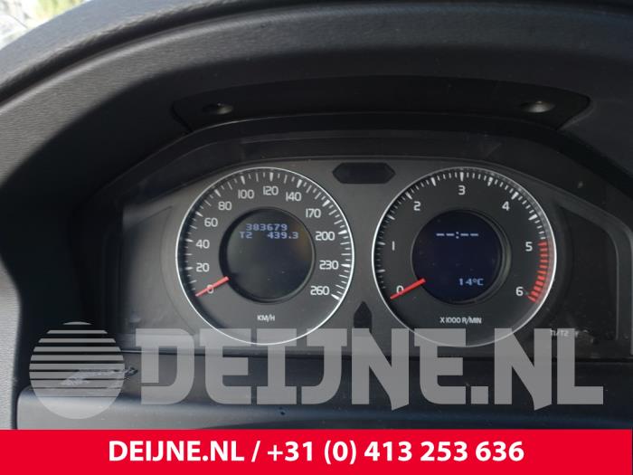 Volvo V70 Tacho - Kombiinstrument KM O254450