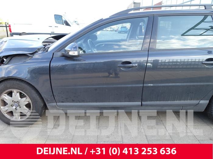 Volvo V70 Tür 4-türig links vorne O254454
