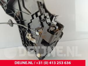 Volvo V70 Rear door lock mechanism 4-door, left O254480 photo 2
