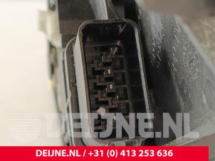 Volvo V70 Rear door lock mechanism 4-door, left O254480 photo 3