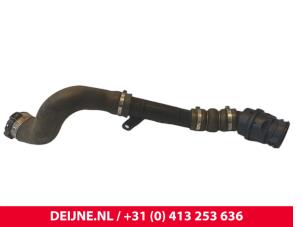 Gebruikte Intercooler Buis Mercedes Citan (415.7) 1.5 109 CDI Crewbus Prijs € 30,25 Inclusief btw aangeboden door van Deijne Onderdelen Uden B.V.