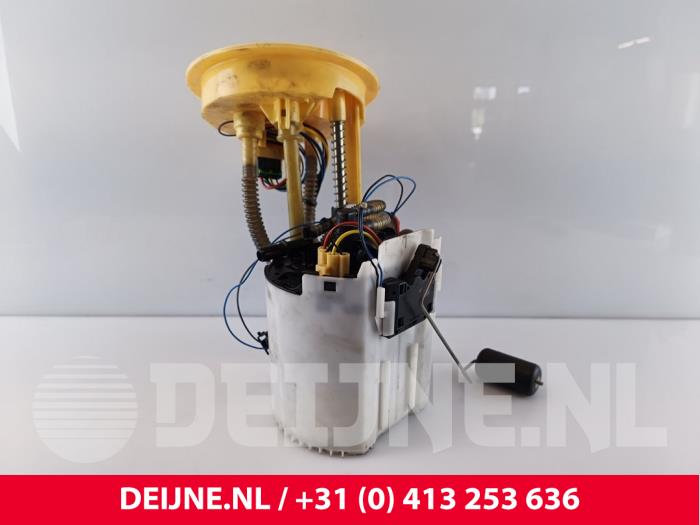 Gebruikte Brandstofpomp Elektrisch Volvo XC90 II 2.0 B5 16V Mild Hybrid AWD Prijs € 175,00 Margeregeling aangeboden door van Deijne Onderdelen Uden B.V.