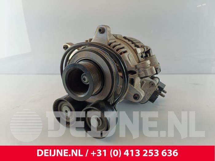 Gebruikte Dynamo Volvo XC90 II 2.0 B5 16V Mild Hybrid AWD Prijs € 600,00 Margeregeling aangeboden door van Deijne Onderdelen Uden B.V.