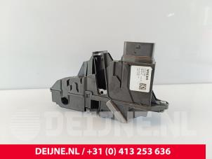Volvo XC90 Front door lock mechanism 4-door, right O254583 photo 2