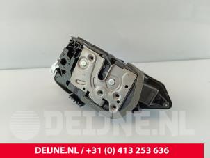Volvo XC90 Front door lock mechanism 4-door, right O254583 photo 3