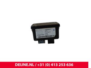 Fiat Doblo AUX / USB connection O254639 photo 3