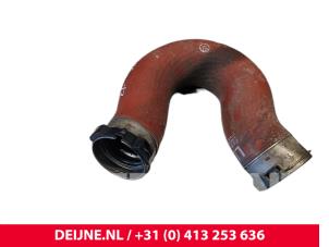 Gebruikte Intercooler Slang Mercedes Sprinter 3,5t (907.6/910.6) 316 CDI 2.1 D RWD Prijs € 30,25 Inclusief btw aangeboden door van Deijne Onderdelen Uden B.V.