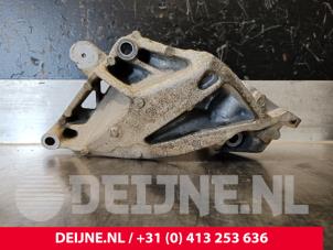 Gebruikte Motorsteun Volkswagen Crafter (SY) 2.0 TDI FWD Prijs € 60,50 Inclusief btw aangeboden door van Deijne Onderdelen Uden B.V.