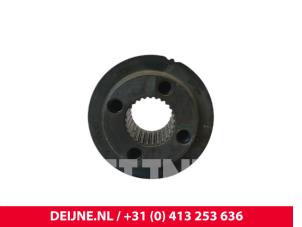 Gebruikte Krukas Tandwiel Volvo V40 Cross Country (MZ) 2.0 D2 16V Prijs € 55,00 Margeregeling aangeboden door van Deijne Onderdelen Uden B.V.