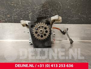 Gebruikte Oliepomp Volvo V40 Cross Country (MZ) 2.0 D2 16V Prijs € 100,00 Margeregeling aangeboden door van Deijne Onderdelen Uden B.V.