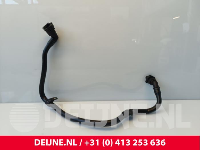 Gebruikte Waterpijp Volvo S60 II (FS) 2.0 D2 16V Prijs € 25,00 Margeregeling aangeboden door van Deijne Onderdelen Uden B.V.