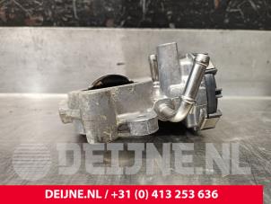 Renault Trafic Throttle body O254892 photo 2