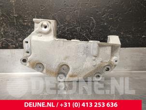 Gebruikte Motorrubber Renault Trafic (1FL/2FL/3FL/4FL) 2.0 dCi 16V 120 Prijs € 48,40 Inclusief btw aangeboden door van Deijne Onderdelen Uden B.V.