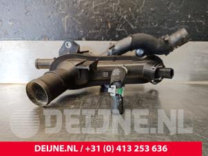 Gebruikte Thermostaathuis Renault Trafic (1FL/2FL/3FL/4FL) 2.0 dCi 16V 120 Prijs € 84,70 Inclusief btw aangeboden door van Deijne Onderdelen Uden B.V.