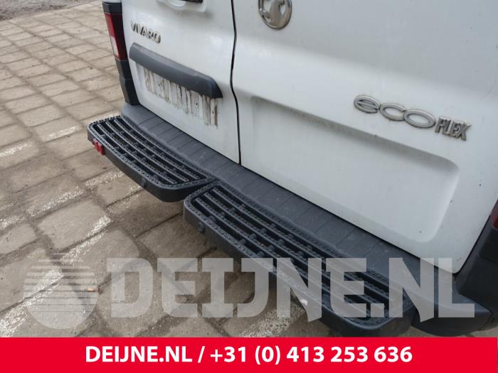 Opel Vivaro Achterbumper O255007