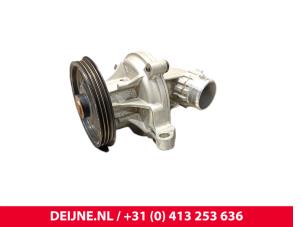 Gebruikte Waterpomp Volvo XC60 II (UZ) 2.0 B5 Mild Hybrid Geartronic 16V AWD Prijs € 121,00 Inclusief btw aangeboden door van Deijne Onderdelen Uden B.V.