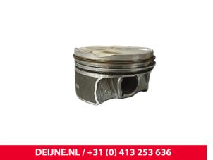 Gebruikte Zuiger Volvo XC60 II (UZ) 2.0 B5 Mild Hybrid Geartronic 16V AWD Prijs € 181,50 Inclusief btw aangeboden door van Deijne Onderdelen Uden B.V.