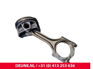 Gebruikte Zuiger Volvo XC60 II (UZ) 2.0 B5 Mild Hybrid Geartronic 16V AWD Prijs € 181,50 Inclusief btw aangeboden door van Deijne Onderdelen Uden B.V.