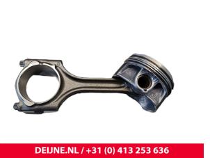 Gebruikte Zuiger Volvo XC60 II (UZ) 2.0 B5 Mild Hybrid Geartronic 16V AWD Prijs € 181,50 Inclusief btw aangeboden door van Deijne Onderdelen Uden B.V.