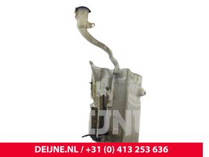 Volvo XC60 Scheibensprühertank vorne O255239 foto 2