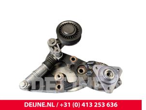 Gebruikte Spanrol Multiriem Volkswagen Crafter 2.5 TDI 30/32/35 Prijs € 66,55 Inclusief btw aangeboden door van Deijne Onderdelen Uden B.V.