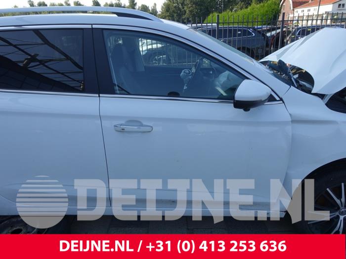 MG MG5 Electric Front door 4-door, right O255373