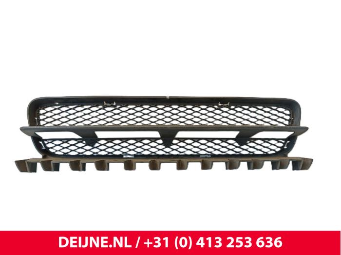 Volvo C70 Grille O255414