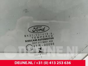 Ford Transit Driehoeks Ruit rechts-voor O255633 foto 2