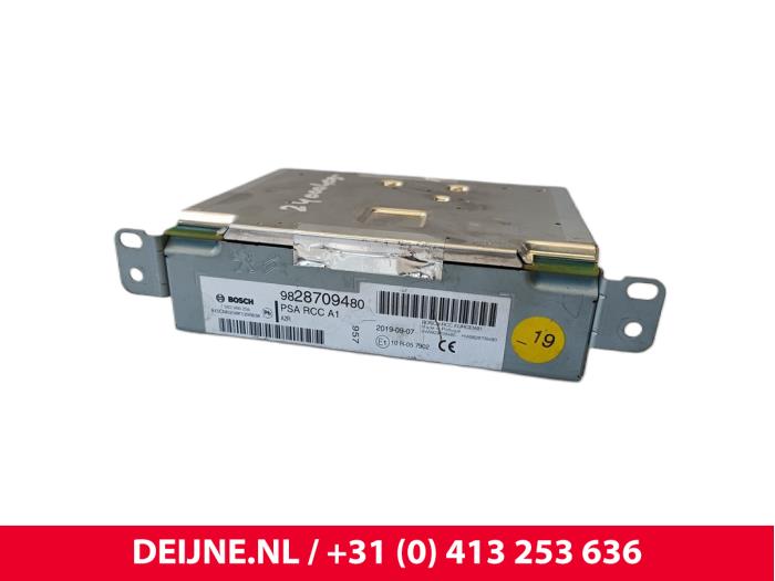 Opel Vivaro Radio module O255679
