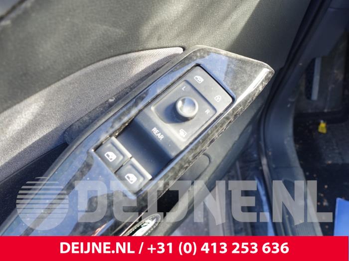 Volkswagen ID.3 Electric window switch O255705