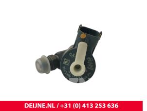 Opel Vivaro Einspritzdüse (Diesel) O255853 foto 3