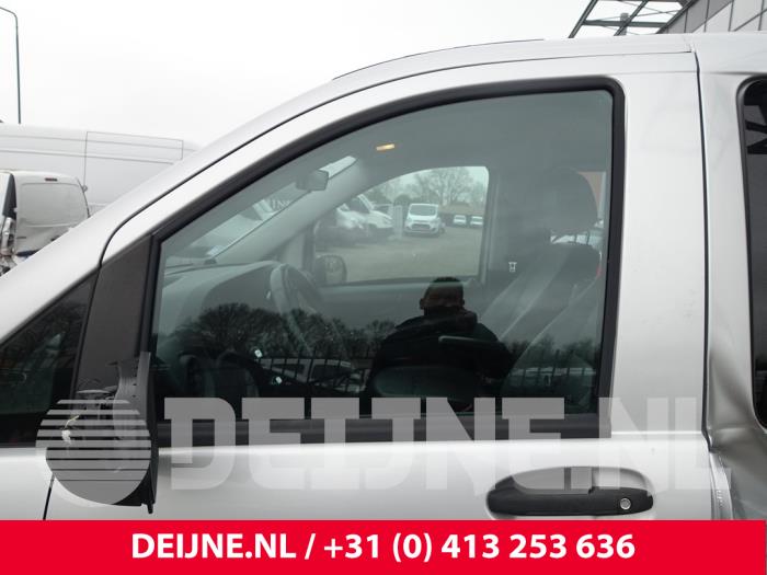 Mercedes Vito Fenstermechanik 2-türig links vorne O255939