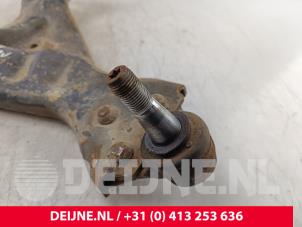 Mercedes Vito Draagarm onder rechts-voor O255984 foto 3