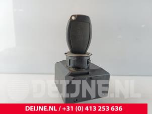 Mercedes Vito Zündschloss+Schlüssel O255998 foto 2