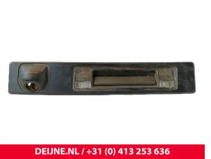 Gebruikte Handgreep Achterklep Lynk &amp; Co 01 1.5 PHEV Prijs € 78,65 Inclusief btw aangeboden door van Deijne Onderdelen Uden B.V.