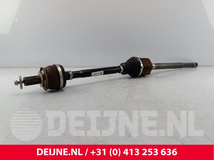 Gebruikte Aandrijfas rechts-achter Volvo C40 Recharge (XK) Recharge Twin 78 kWh Prijs € 381,15 Inclusief btw aangeboden door van Deijne Onderdelen Uden B.V.