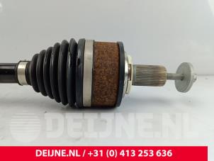 Volvo C40 Front drive shaft, right O256241 photo 3