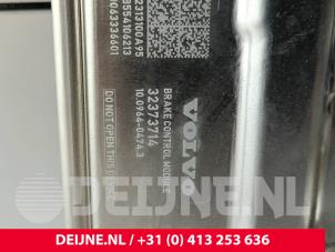 Volvo C40 ABS Pomp O256242 foto 3