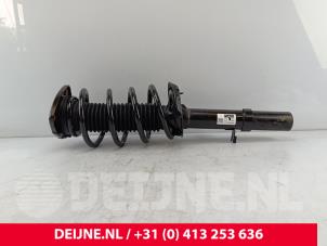 Gebruikte Schokdemperpoot links-voor Volvo C40 Recharge (XK) Recharge Twin 78 kWh Prijs € 181,50 Inclusief btw aangeboden door van Deijne Onderdelen Uden B.V.