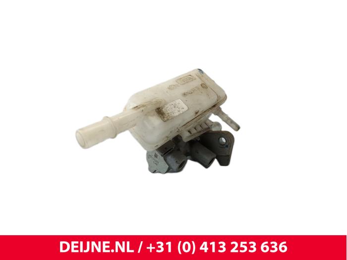 Gebruikte Hoofdremcilinder Ford Transit Courier 1.0 Ti-VCT EcoBoost 12V Prijs € 48,40 Inclusief btw aangeboden door van Deijne Onderdelen Uden B.V.