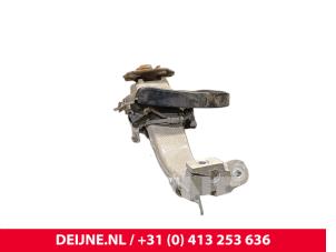 Porsche Taycan Fusee rechts-voor O256360 foto 3