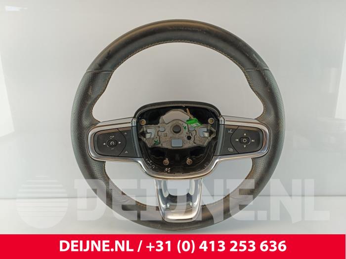 Volvo XC40 Lenkrad O256549