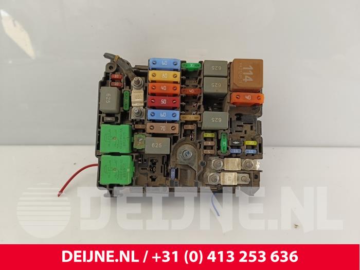 Peugeot Partner Sicherungskasten O256816